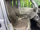 運転席シート廻りは使用感も少なく、良好な状態となっています。丁寧に使われていたことがよくわかりますね。