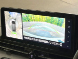 【アラウンドビューモニター】専用のカメラにより、上から見下ろしたような視点で360度クルマの周囲を確認することができます☆縦列駐車や幅寄せ時に活躍してくれます♪