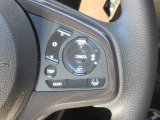 Hondaセンシングの機能のひとつ、アダプティブクルーズコントロール付!アクセルから足を離しても設定したスピードと前車との車間を保ち走行してくれます!車線維持もアシスト☆高速道路で疲労軽減ですね☆