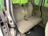 後部座席も気になるようなキズ・汚れやへたり等、大きなダメージはなく、良好な状態です。
