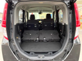 後席を格納すると、これだけの広さが!シーンに合わせたシートアレンジで、大きな荷物も積むことが出来ます♪