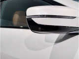 【BMWミラー】視認性の高いスタイリッシュなミラー。自動防眩機能も付いており夜間のドライビングをサポートします。