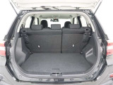ワゴンならではの広々としたラゲージスペースを備えています。ライフスタイルに合わせていろいろな物を積み込めます!