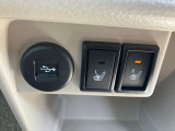 運転席と助手席にシートヒーターを装備しております。