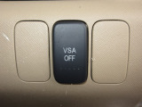 VSA(車両挙動安定化制御システム)とは、従来の車輪のロックを防ぐABS、車輪の空転を抑制するTCSに加え、クルマの横滑り、曲がるを制御し、走る・曲がる・止まるの全領域で安定性を確保するシステムです。