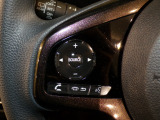 【ステアリングリモコン】ステアリングにオーディオ調節可能なスイッチが装備されていますので運転中でも視線をそらさずにオーディオの調節が可能です!
