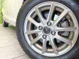 【14インチアルミホイール】外観にマッチしたアルミホイールを装着しております。各種アルミホイールや、スタッドレスタイヤも取扱いしております。是非ご相談ください♪
