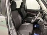 【フロントシート】さまざまな体格の方が快適に運転ができるよう配慮したシートになっております。