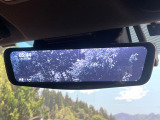 【デジタルインナーミラー】後席の大きな荷物や同乗者で後方が確認しづらい時でも安心!カメラが撮影した車両後方の映像をルームミラー内に表示。クリアな視界で状況の確認が可能です!