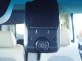 ◆【ドライブレコーダー】映像・音声などを記録する自動車用の装置です。もしもの事故の際の記録はもちろん、旅行の際の思い出としてドライブの映像を楽しむことができます。