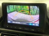 【バックカメラ】駐車時に後方がリアルタイム映像で確認できます。大型商業施設や立体駐車場での駐車時や、夜間のバック時に大活躍!運転スキルに関わらず、今や必須となった装備のひとつです!