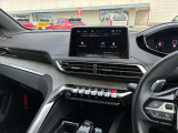 Apple CarPlay/Android Autotに対応したタッチスクリーン/Bluetooth接続によるミュージックプレイヤー接続/ハンズフリー通話