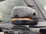 オシャレさと視認性を兼ね備えたLEDミラーウインカー♪