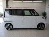 ボディサイズは全長339cm、全幅147cm、全高178cm。両側パワースライドドアです。