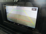 ■バックカメラ付!駐車する際に後方の確認がモニター上で出来て小さなお子様が後方で遊んでいても速やかに発見できて安心です。