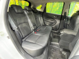 後部座席も気になるようなキズ・汚れやへたり等、大きなダメージはなく、良好な状態です。