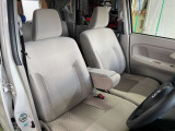 運転席シート廻りは使用感も少なく、良好な状態です☆