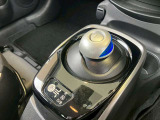 e-powerのシフトレバーはお洒落で使い勝手も良いですよ。