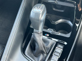 【 シフト 】シフトも操作しやすく快適なドライブを楽しんでいただけます。