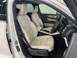 XC40 T4 AWD インスクリプション 4WD 4WD 本革シート