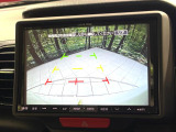 【バックカメラ】駐車時に後方がリアルタイム映像で確認できます。大型商業施設や立体駐車場での駐車時や、夜間のバック時に大活躍!運転スキルに関わらず、今や必須となった装備のひとつです!
