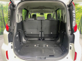 後席を格納すると、これだけの広さが!シーンに合わせたシートアレンジで、大きな荷物も積むことが出来ます♪