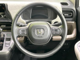 【ステアリングスイッチ】運転中、前方から目線をそらすことなく、オーディオ等の操作が可能な便利機能!安心&快適なドライブを演出してくれます♪