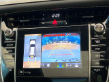 【マルチテレインモニター】車のフロントやサイドのカメラ画像を同時にモニター表示することで、悪路や狭い道を走行時でも周囲の状況確認ができ安心!本格SUVにうれしい装備です♪