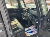 全車消毒済み。納車時にはもう一度キレイにいたしますので安心してお乗りいただけます。♪フロントベンチシートで助手席への移動もラクラク!!