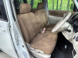 運転席シート廻りは使用感も少なく、良好な状態となっています。丁寧に使われていたことがよくわかりますね。