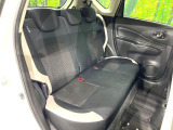 後部座席も気になるようなキズ・汚れやへたり等、大きなダメージはなく、良好な状態です。