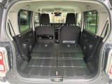 後部座席を倒すと大容量のラゲッジルームに!