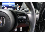 Hondaセンシングの機能のひとつ、アダプティブクルーズコントロール付!アクセルから足を離しても設定したスピードと前車との車間を保ち走行してくれます!車線維持もアシスト☆高速道路で疲労軽減ですね☆