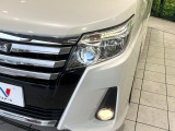 【LEDヘッドライト】悪天候や夜間走行時も良好な視界を確保し安心して運転できる高輝度LEDヘッドライトを装備!点灯速度が早く、消費電力も抑えられています。