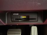 【ETC2.0(DSRC)】ETCカードを挿入すれば料金所はノンストップで通過できます。ETC限定の割引や、高速道路の情報提供サービスを利用できます。