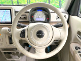 【純正革巻きステアリング】上質な革を使用することで、手にしっかり馴染みとても運転しやすいハンドルです♪