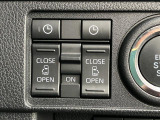 スライドドアは電動となっており、ドアハンドルを引くと自動で開閉します。運転席横のスイッチでも開閉させることができます。
