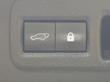 【パワーバックドア】スマートキーや運転席のボタンを押すだけでリアゲートが自動で開閉します!荷物を持っている時や、高い位置にあるバックドアを閉める際に便利な機能です♪