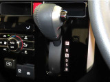 インパネシフトのオートマチックトランスミッションです。