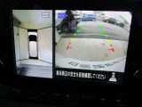 ■アラウンドビューモニター搭載。車体を4方向のカメラで「上から見下ろしたような映像」を映します。車庫入れが苦手な方も映像サポートでラクラク駐車できます。