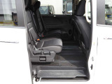 セカンドシートも広々としています