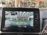 バックカメラ付きでナビと連動し車庫入れもラクラク!
