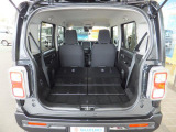 後部座席を倒すと大容量のラゲッジルームに!
