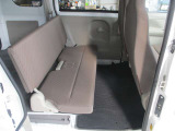 内外装は専門業者でクリーニング済み。前席はパワーウィンドウです。