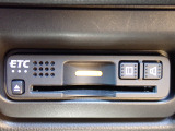 ■【ETC車載器】が装備されています。セットアップをしてお渡しとなり、ETCカードを差し込むだけで高速道路の利用が可能です。