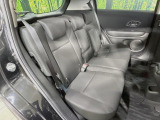 後部座席も気になるようなキズ・汚れやへたり等、大きなダメージはなく、良好な状態です。