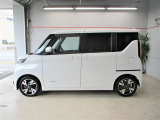 ■排気量は660ccのターボ付き軽自動車。両側パワースライドドアです。
