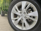 【純正16インチアルミホイール】外観にマッチした純正アルミホイールを装着しております。各種社外アルミホイールや、スタッドレスタイヤも取扱いしております。是非ご相談ください♪