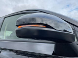 オシャレさと視認性を兼ね備えたLEDミラーウインカー♪