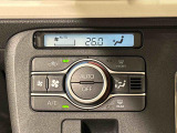 車内空調は&rdquo;AUTOエアコン&rdquo;にお任せ。運転に集中出来ますよ!